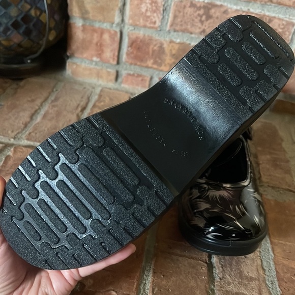 Easy Works by Easy Street Mary Jane Clogs - Picture 5 of 9